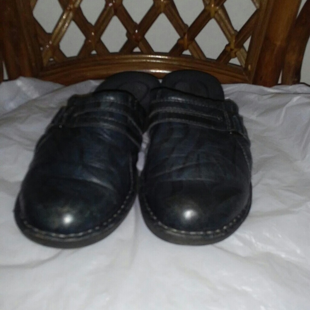 Women Clarks shoes